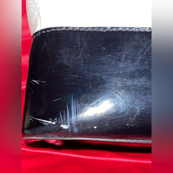 Rossi & Caruso Cream & Black Hand Bag.  Call outs. See pics - Picture 6 of 16